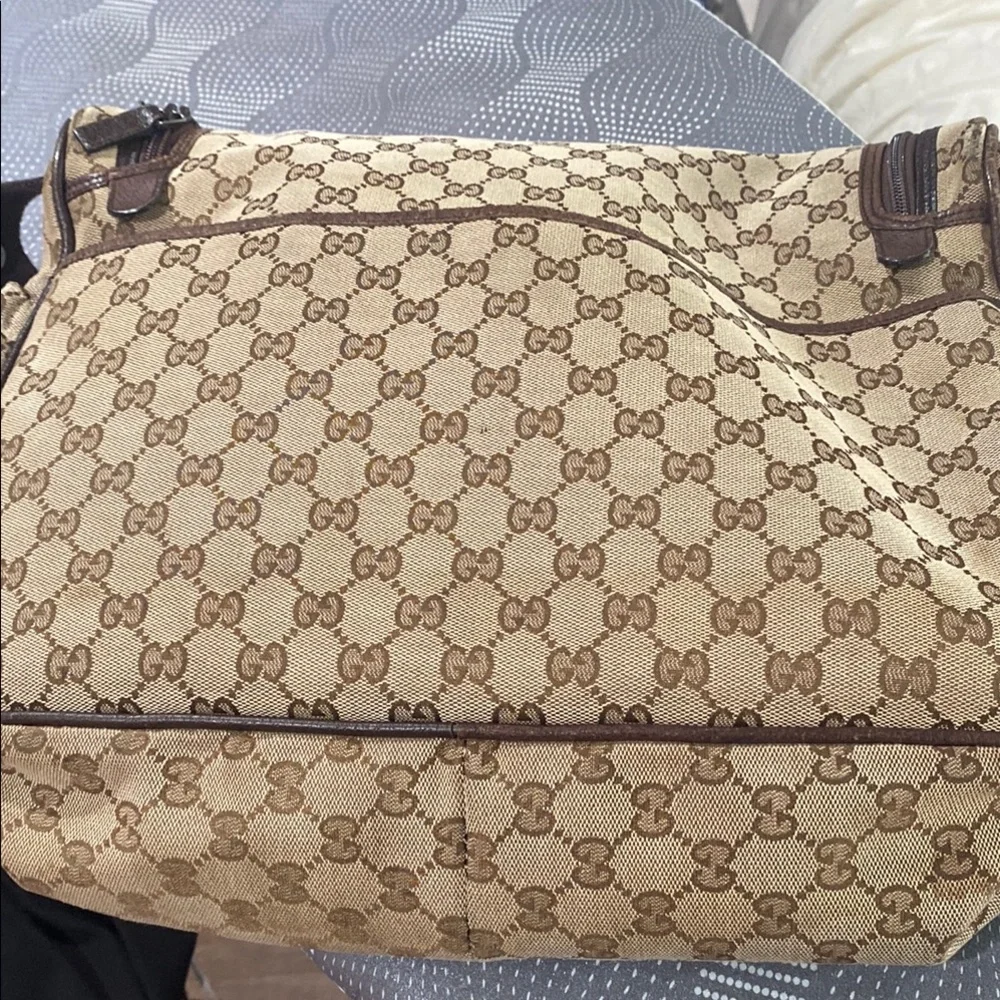 Gucci Cream and Brown Baby Bag with Iconic GG Monogram - Picture 2 of 2